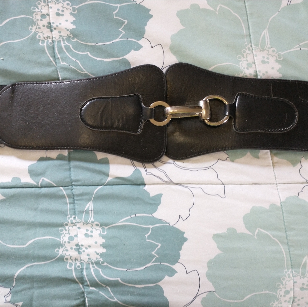 Belt size L/XL very stretchy